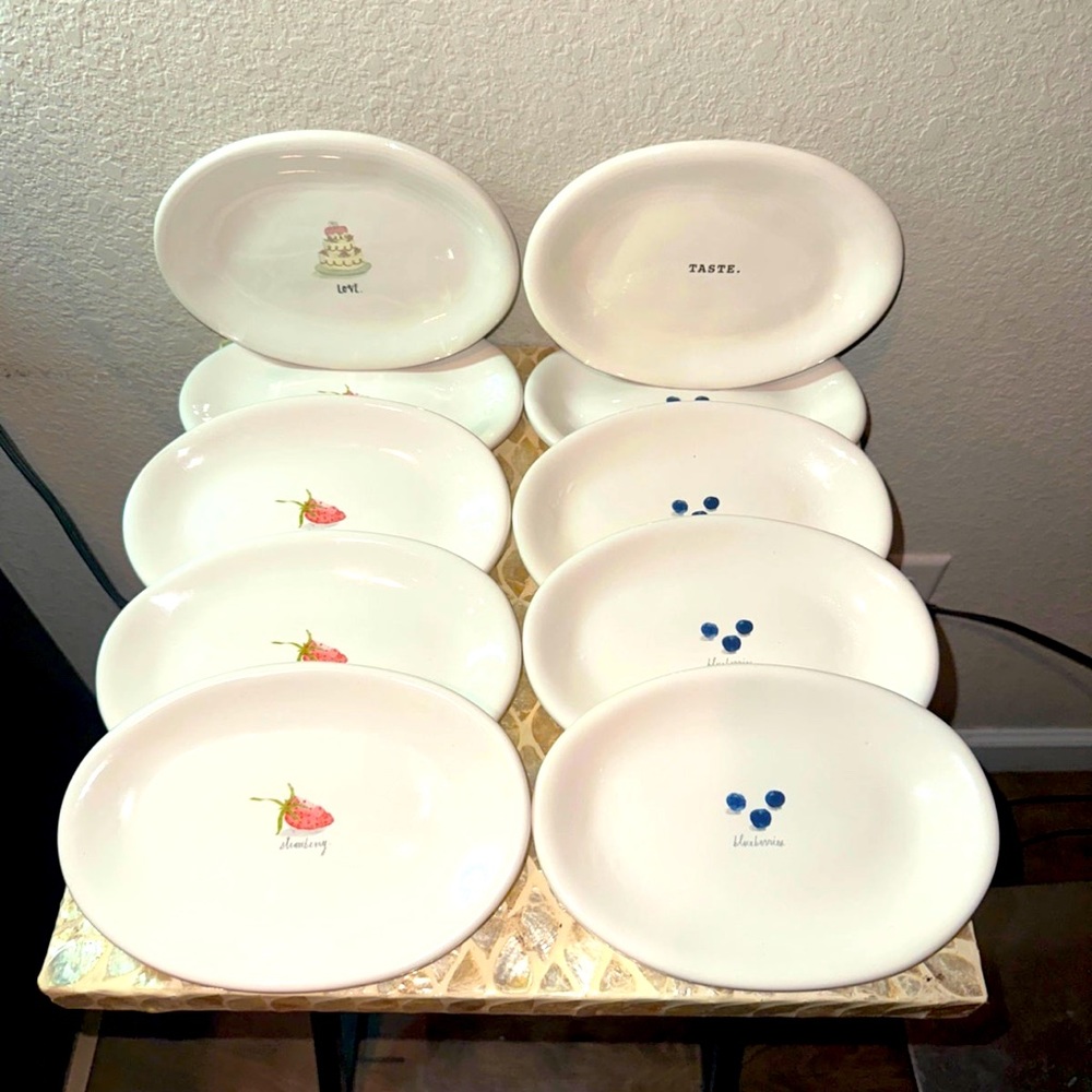 Rae dunn plates strawberry/blueberry desert plates set of 10
